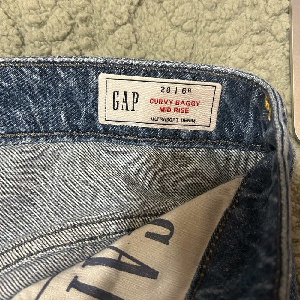 NWT Gap Curvy Ultra Soft Baggy Jeans - Picture 10 of 10
